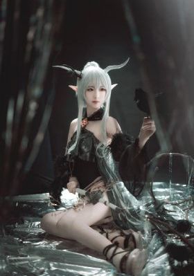 美女被艹喷水_2022在线观看