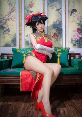 女友在车里掀起乳罩啃咬奶头小说_高清版完整版未删减